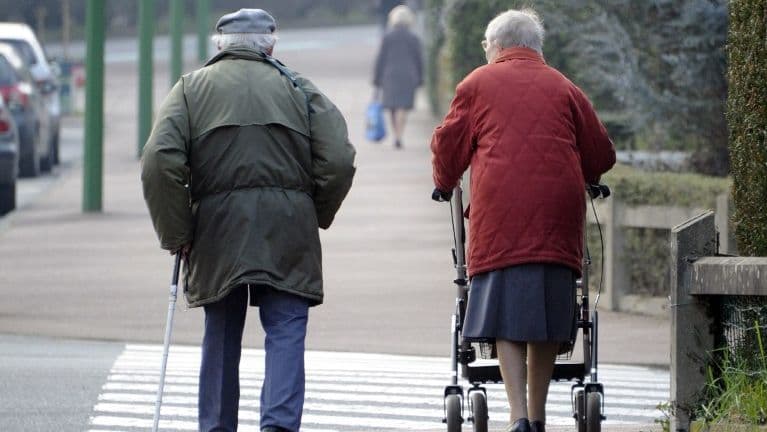 103 seniors pour 100 jeunes : pourquoi la Bretagne vieillit plus vite que la France